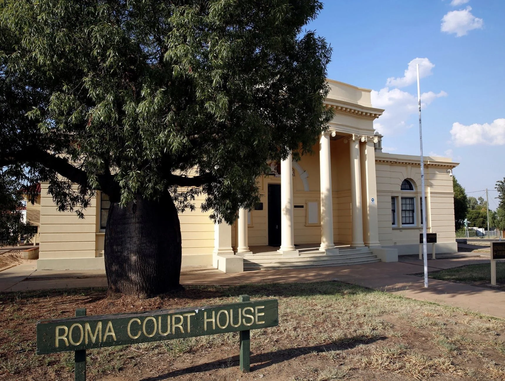 roma-courthouse
