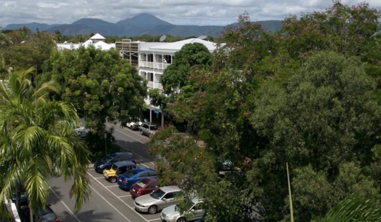 Macrossan Street