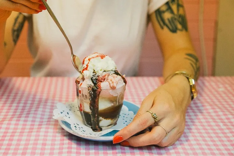 cool-cafes-sydney-daisys-milkbar
