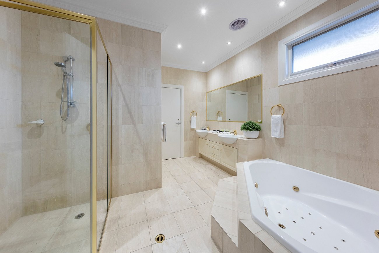 villa-bathroom