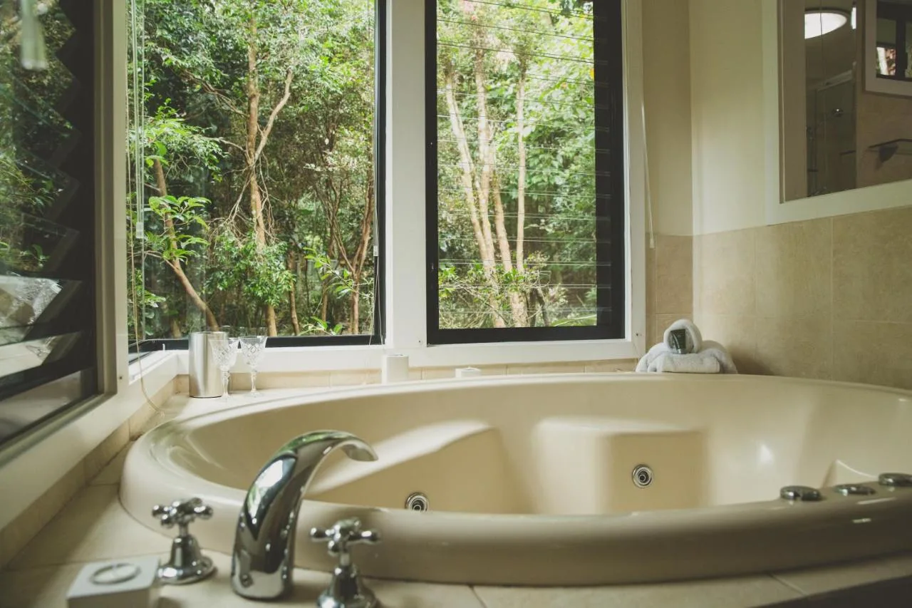 sunshine-coast-hinterland-accommodation-with-spa