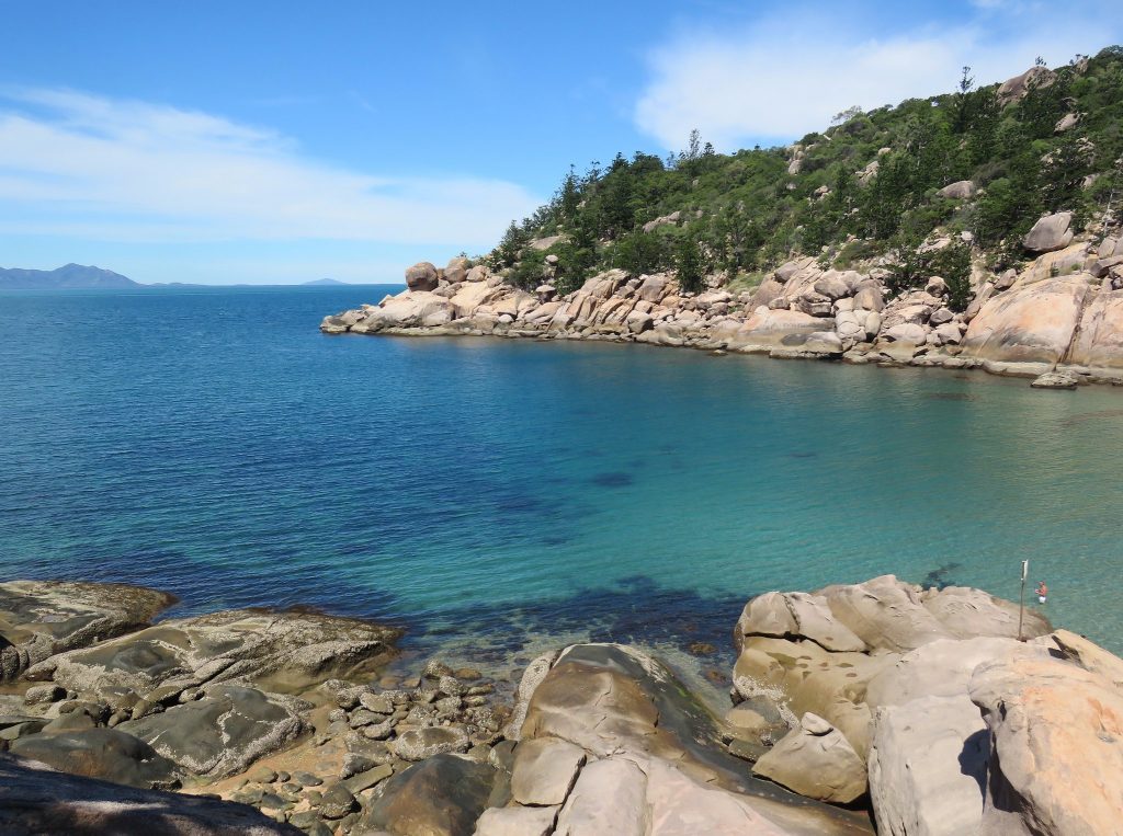 alma-bay-in-magnetic-island
