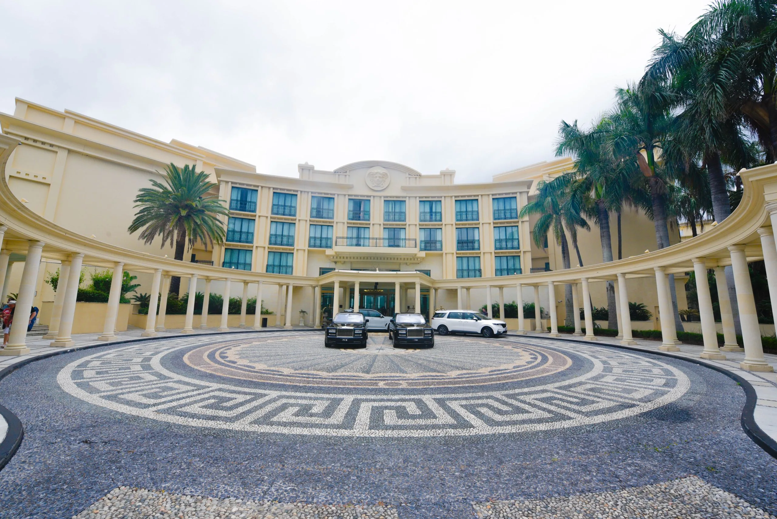 Versace Gold Coast entrance